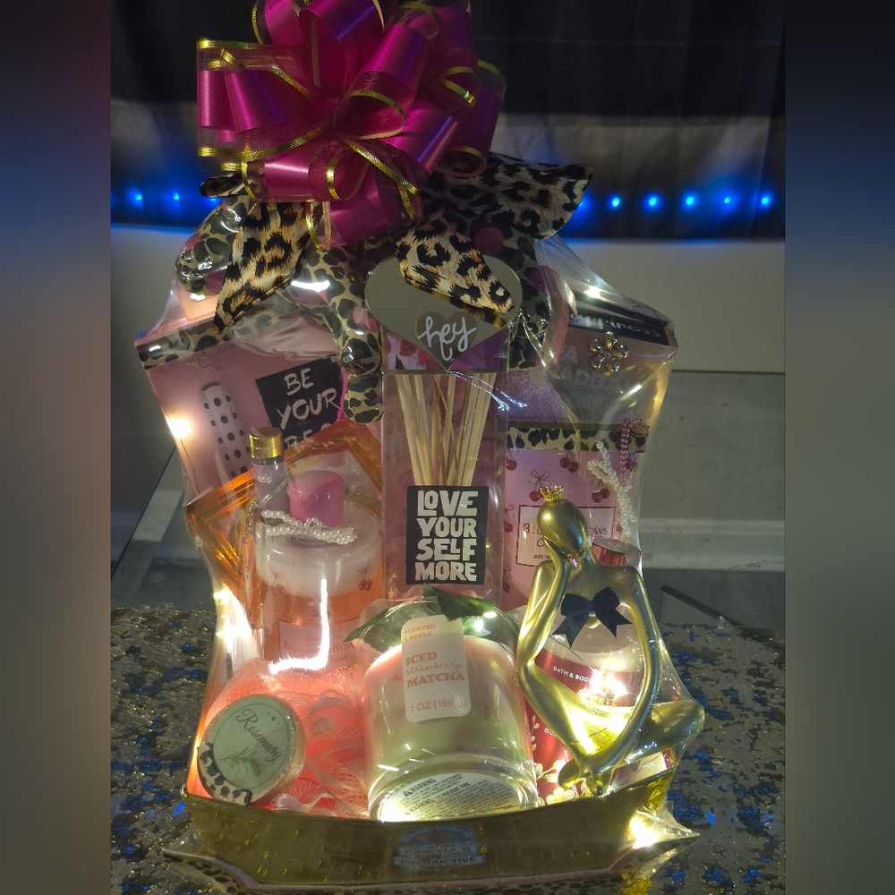 DIY LUXURY GIFT SETS-Bath & Body Gift Set - Pink & Gold Fragrant Collection